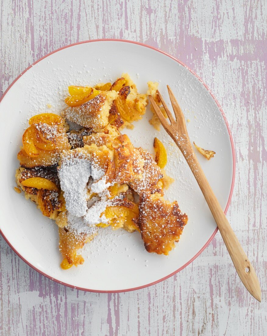 Fruity couscous hash with icing sugar