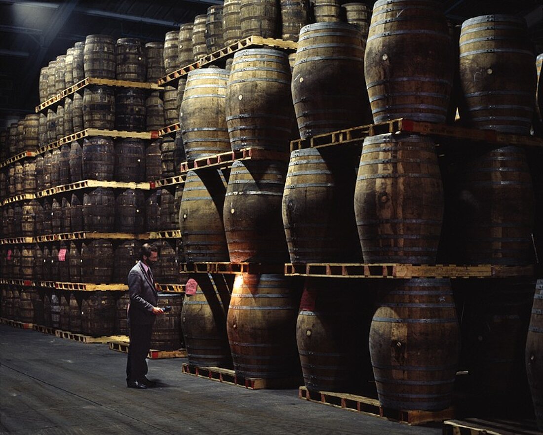 Spitzenwhiskey reift 15 Jahre in Midleton Distillery, Irland