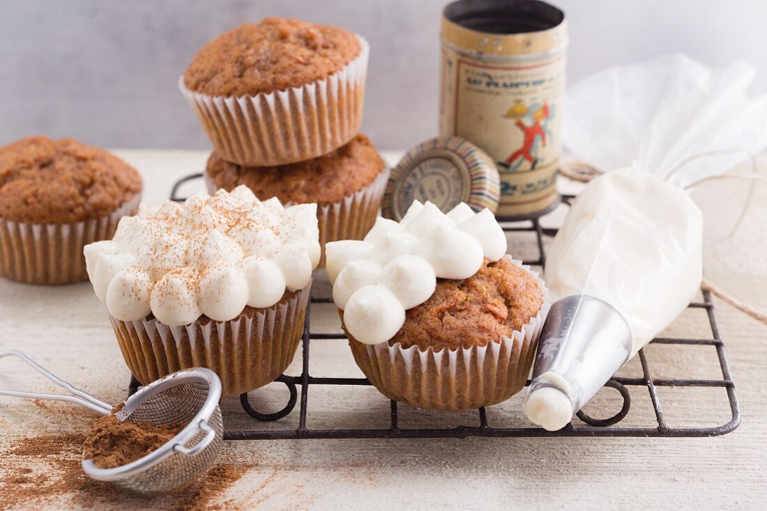 Hokkaido cupcakes with maple syrup and cream cheese frosting