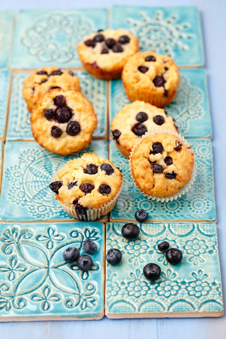 Hafermuffins mit Apfel und Heidelbeeren