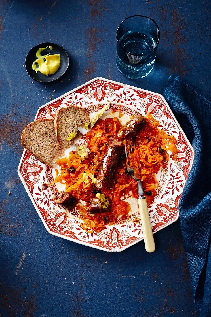 Halal sausage with spicy tomato sauerkraut (Turkey)