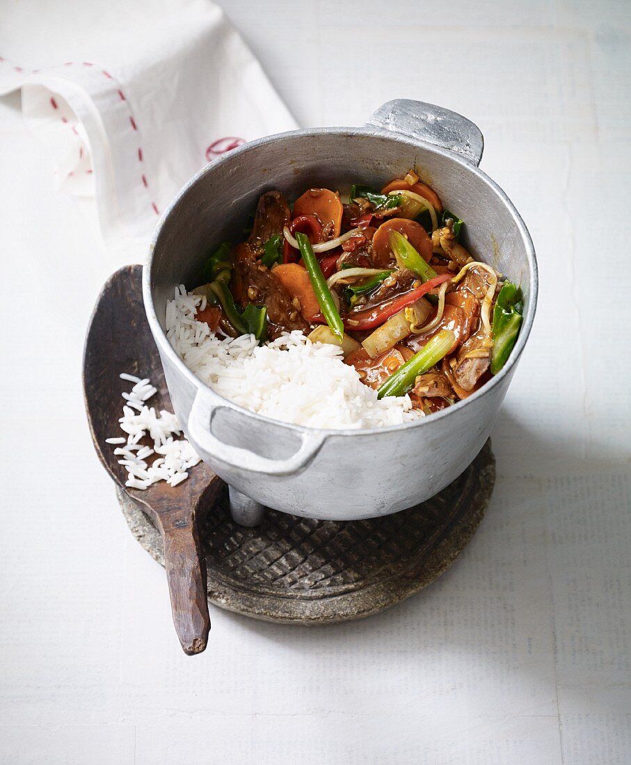 Duck breast with vegetables and rice (Asia)