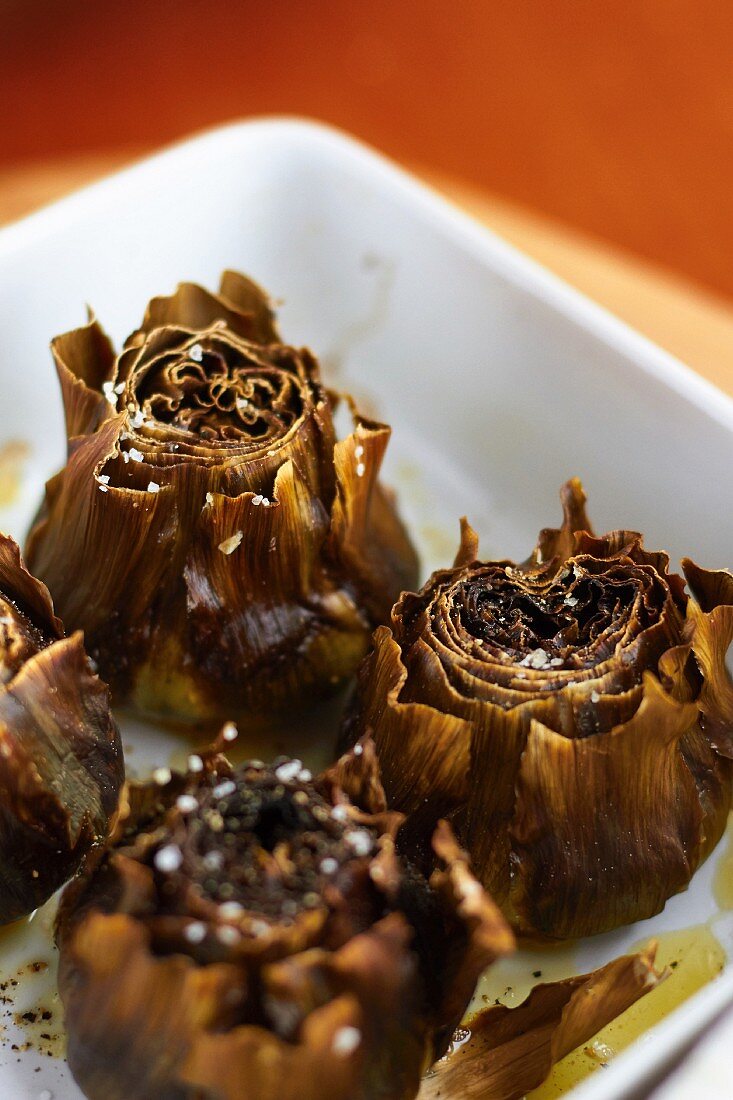 Oven-baked artichokes