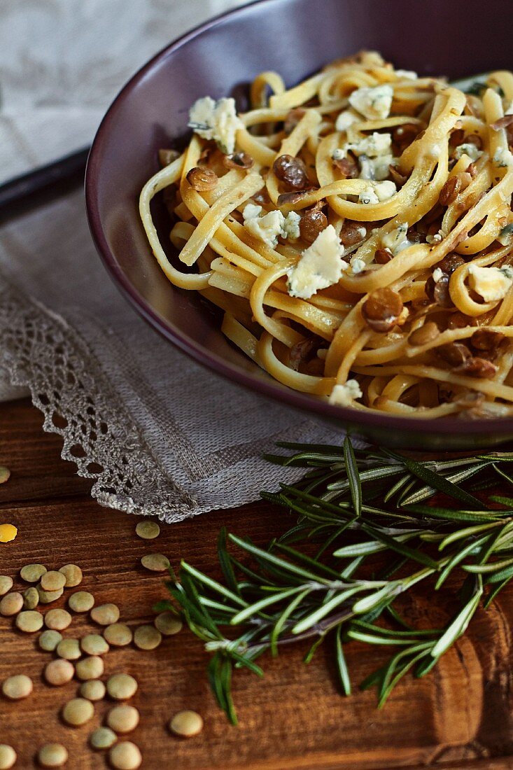 Tagliatelle with lentils and blue cheese