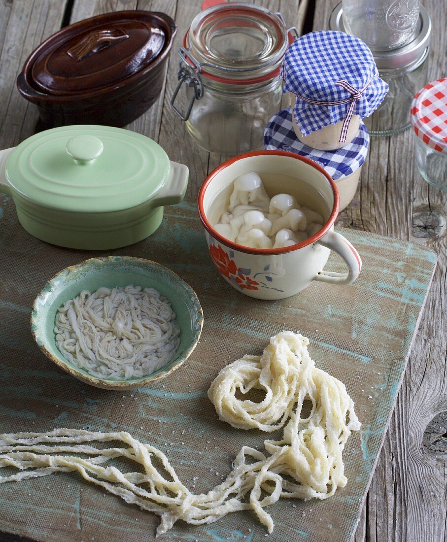 Intestines, jars and moulds for making sausages