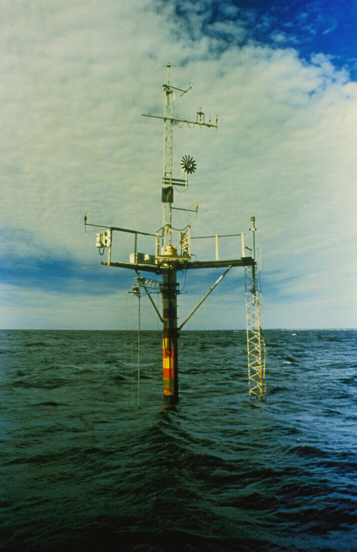 Air/sea pollution monitoring buoy