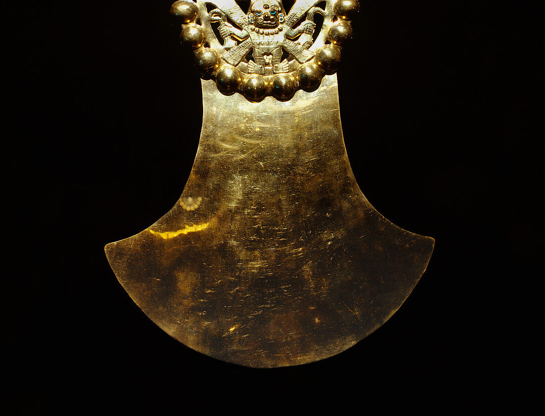 Gold coxal protector,Sipan,Peru