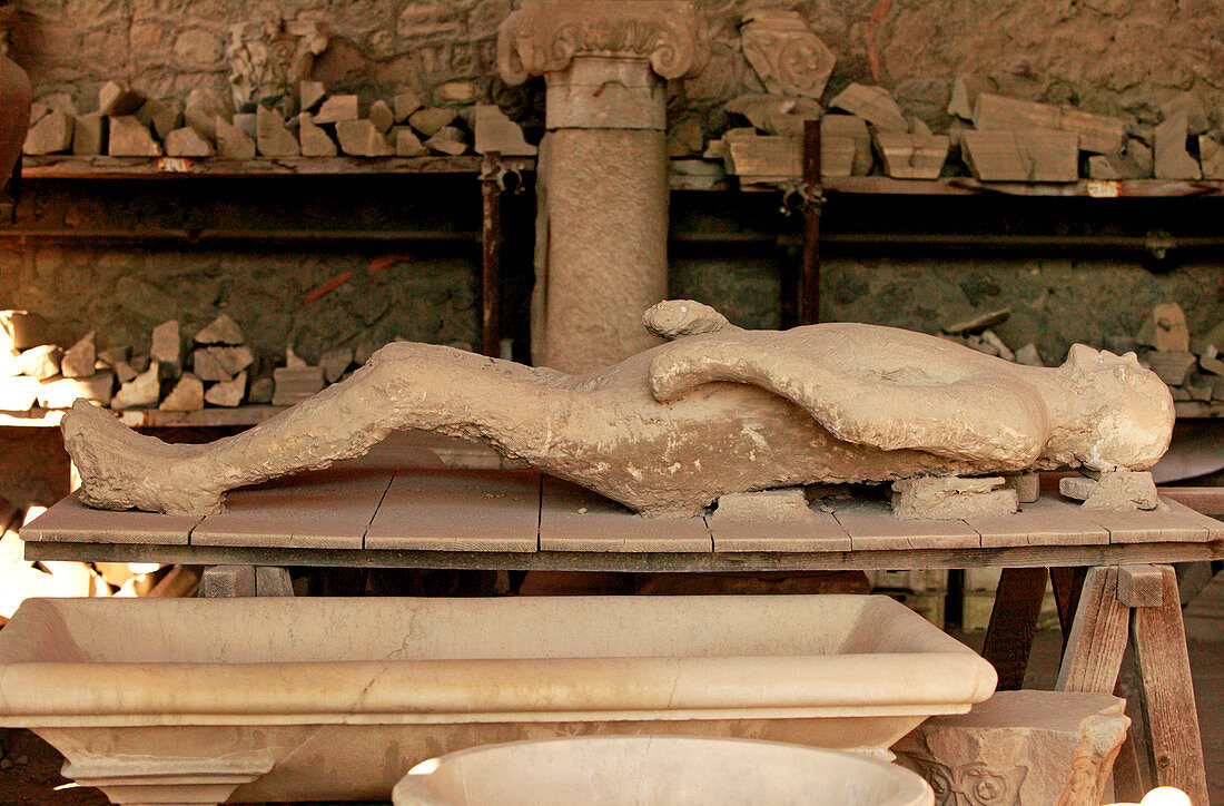 Body cast,Pompeii