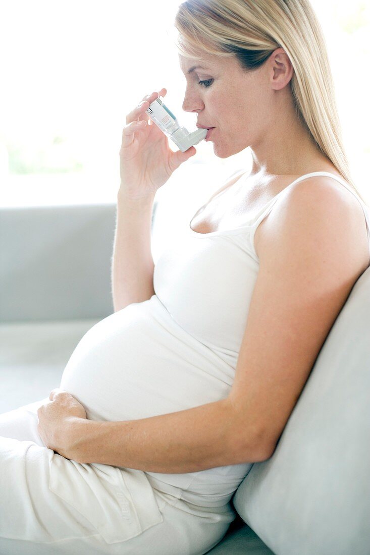 Asthmatic pregnant woman