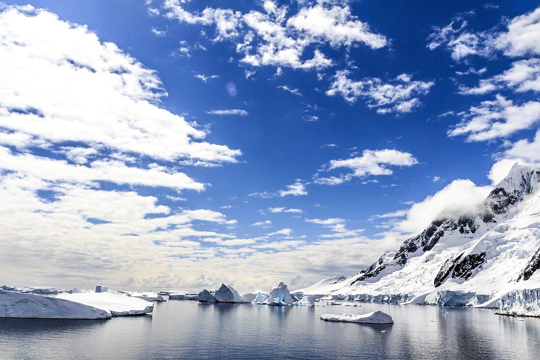 Lemaire Channel,Antarctic peninsula