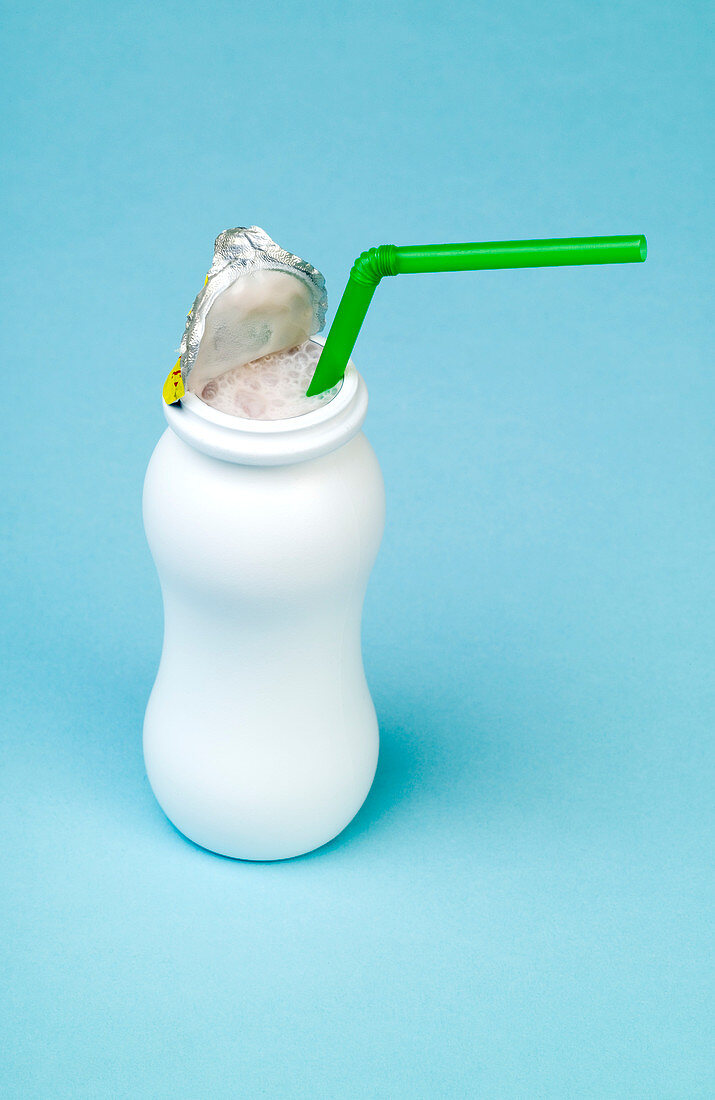 Prebiotic and probiotic yoghurt drink