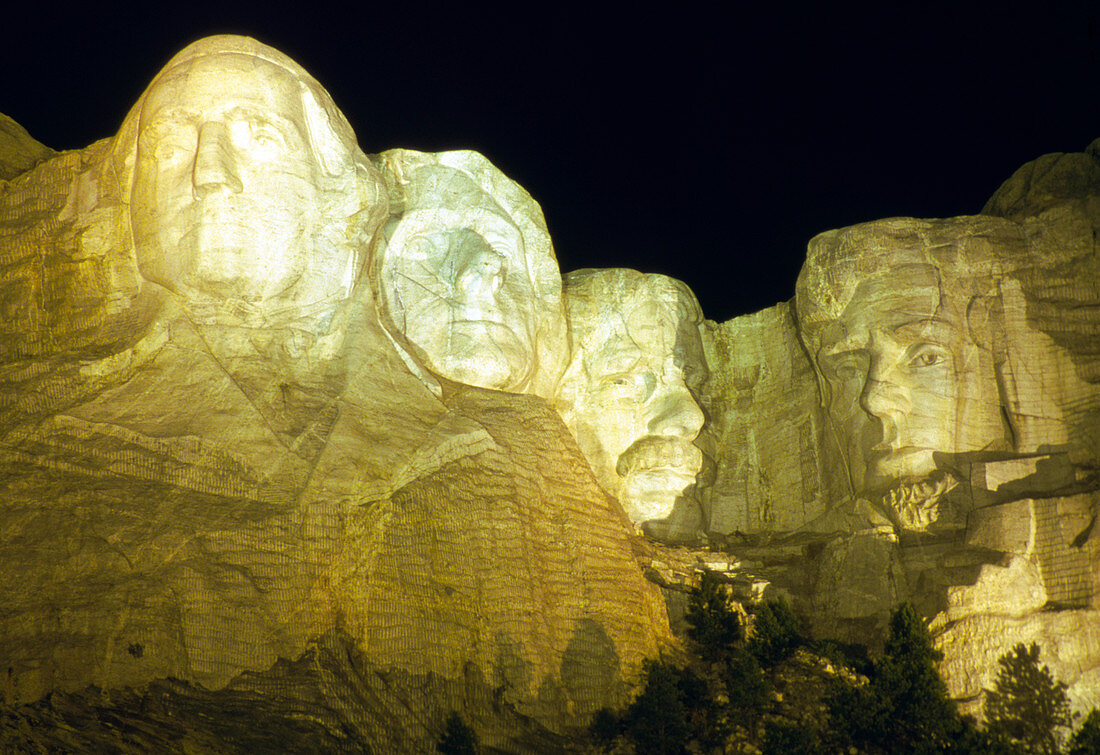 View of the Mount Rushmore USA presidents carvings
