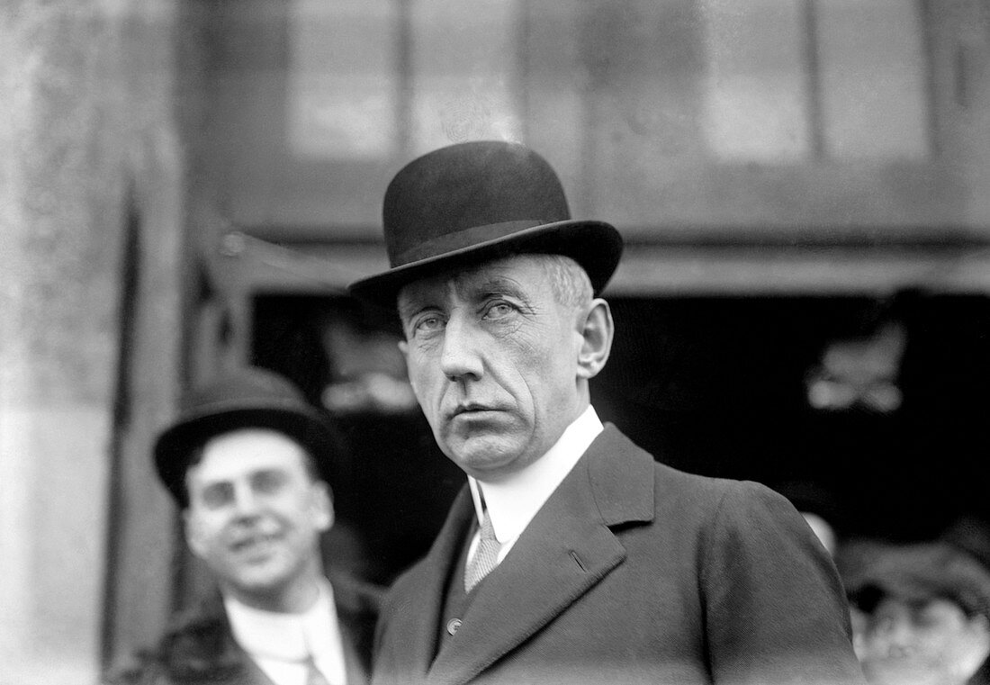 Roald Amundsen,Norwegian explorer