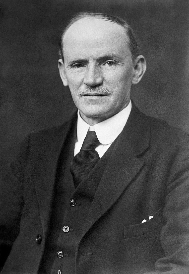 Alfred Fowler,British astronomer