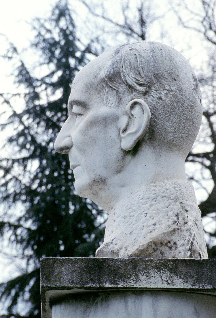 Statue of Marconi