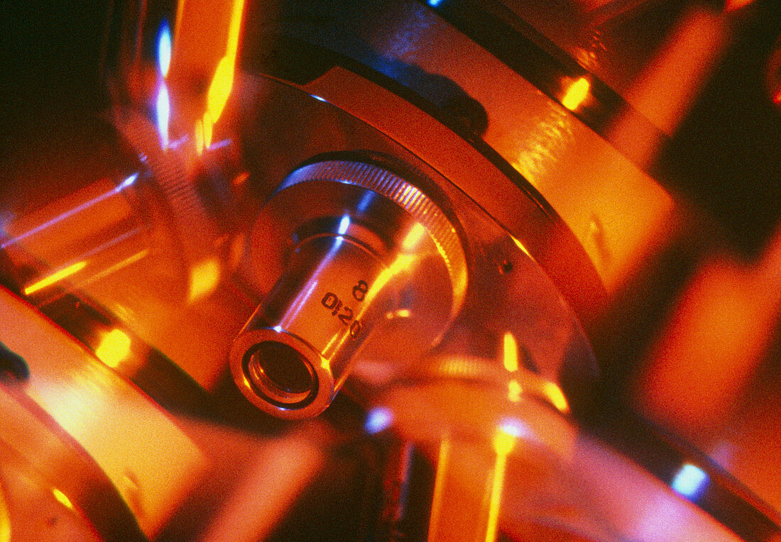 Multiple-exposure of microscope objective lenses