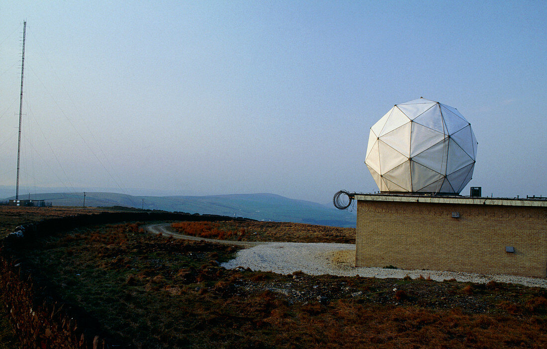 Geodesic dome of a circular scanning radar