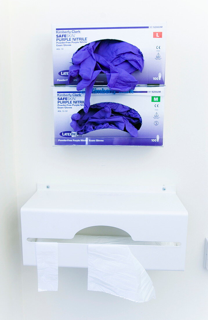 Hospital gloves and aprons