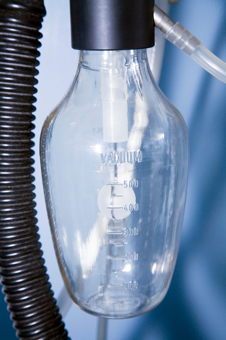 Medical suction unit drainage bottle