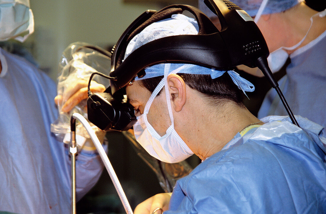 Surgeon wearing headmounted display