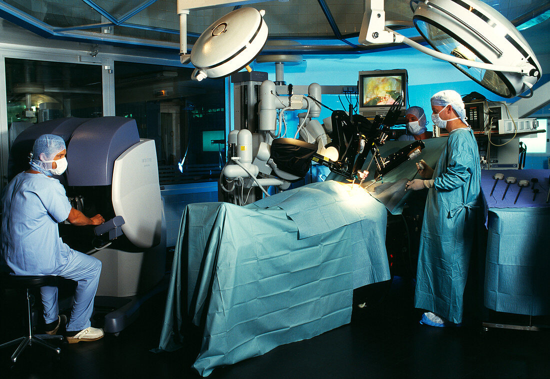 Robotic heart surgery