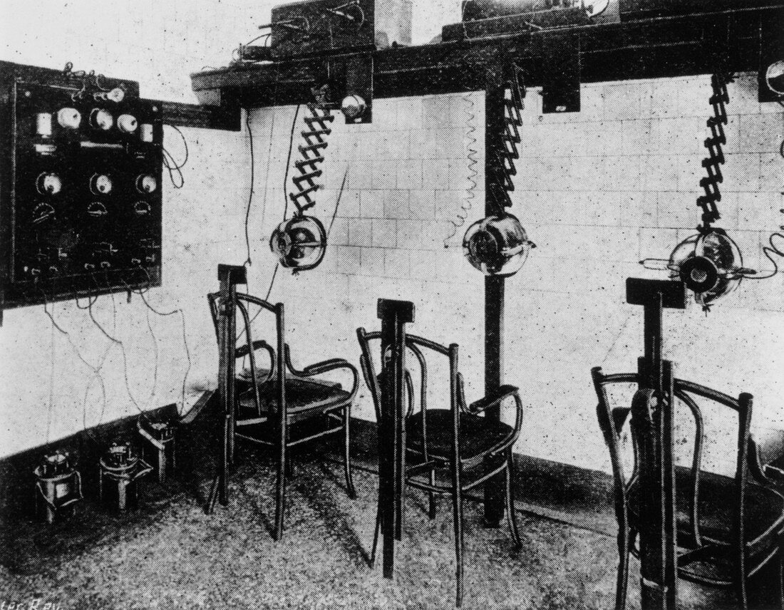 Radiotherapy department at London Hospital,1905