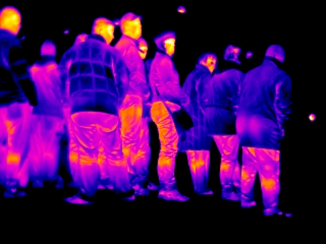 People in snow,thermogram
