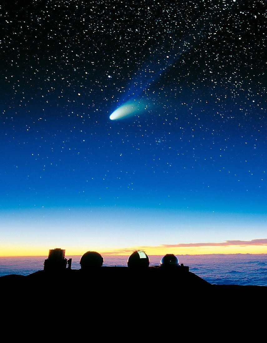 Observatories at Mauna Kea,with comet Hale-Bopp