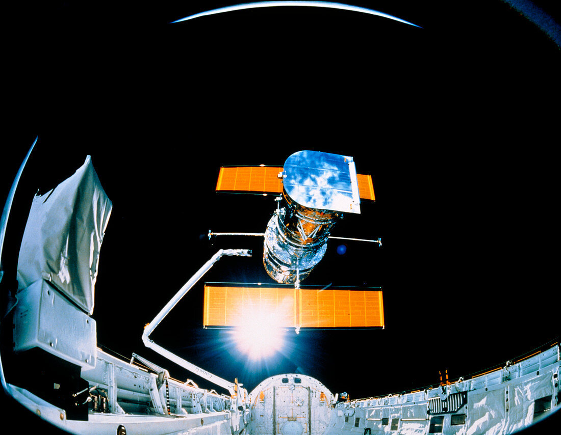 Deployment of Hubble Space Telescope,STS-31