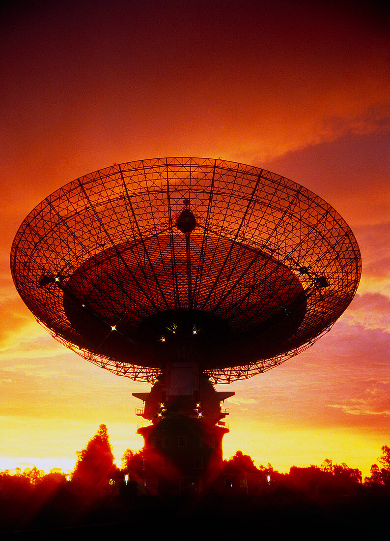 Parkes radio telescope,Australia