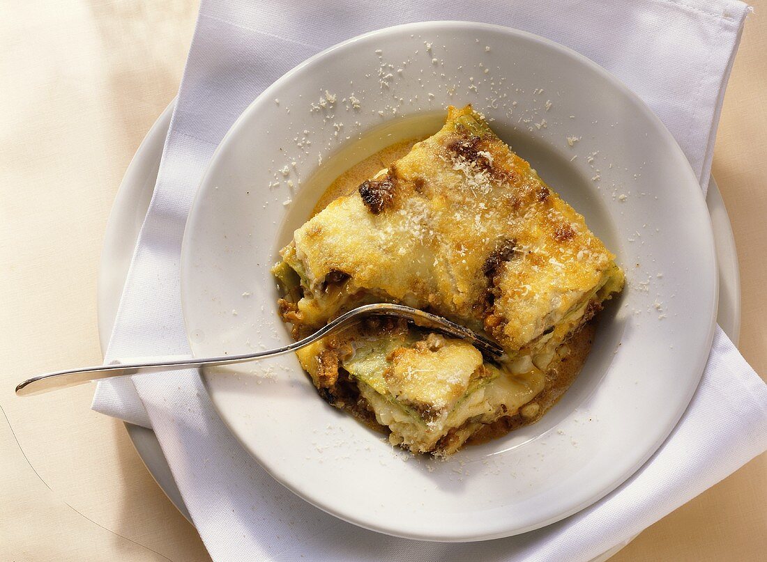 Lasagne verdi (Nudelauflauf mit Fleischsauce, Italien)