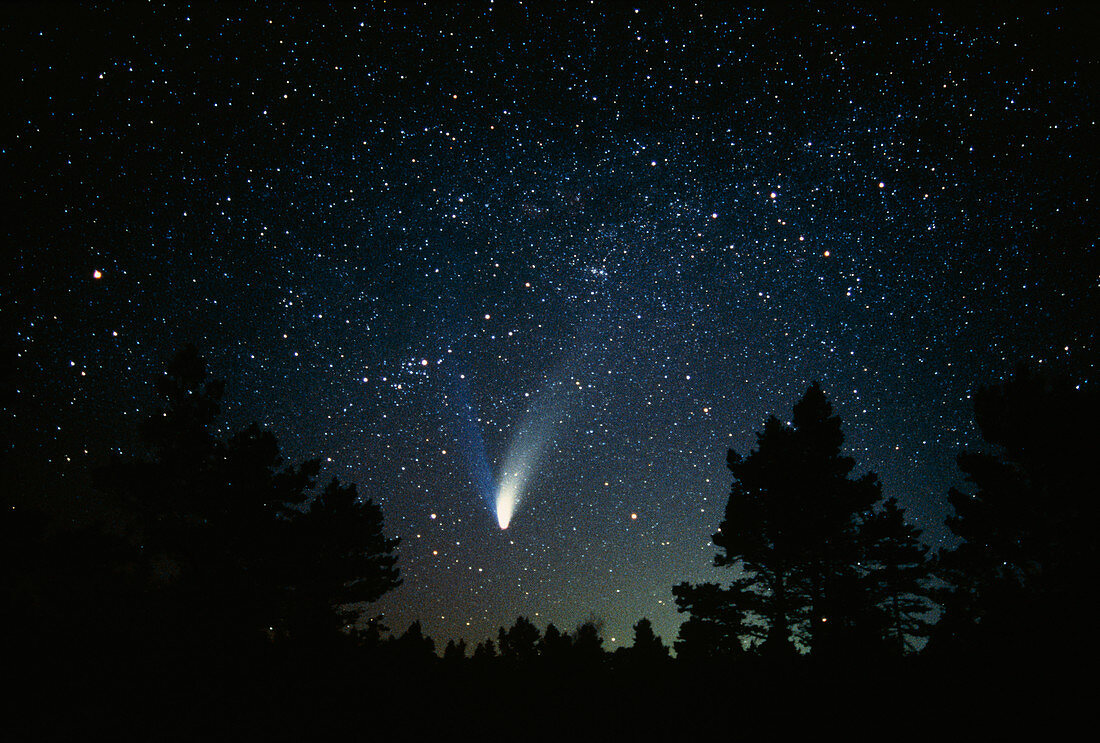 Optical image of comet Hale-Bopp,4 April 1997