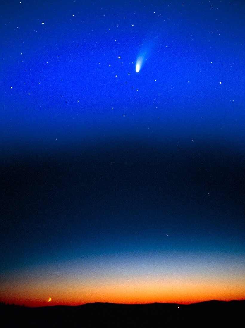 Optical image of the Hale-Bopp comet at night