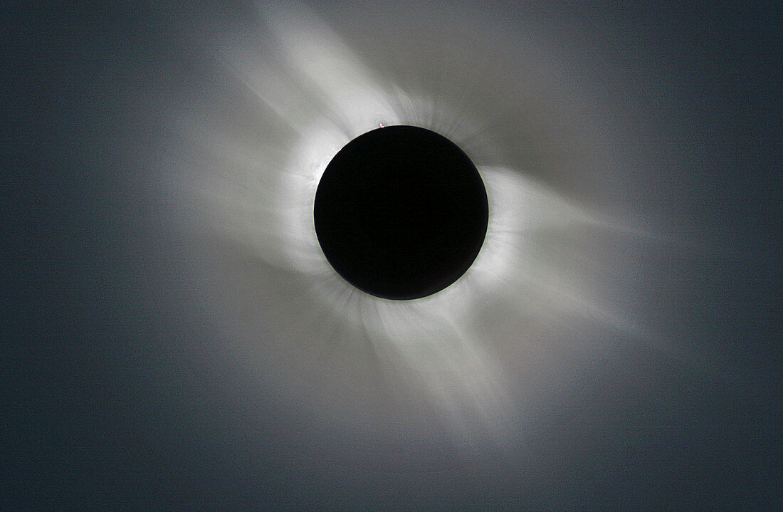 Total solar eclipse,outer corona