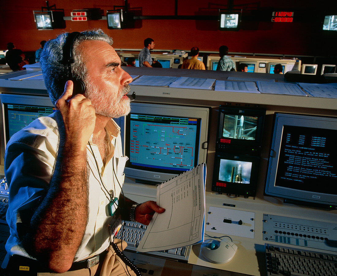 COEL (launch director) of Ariane 5 in control room