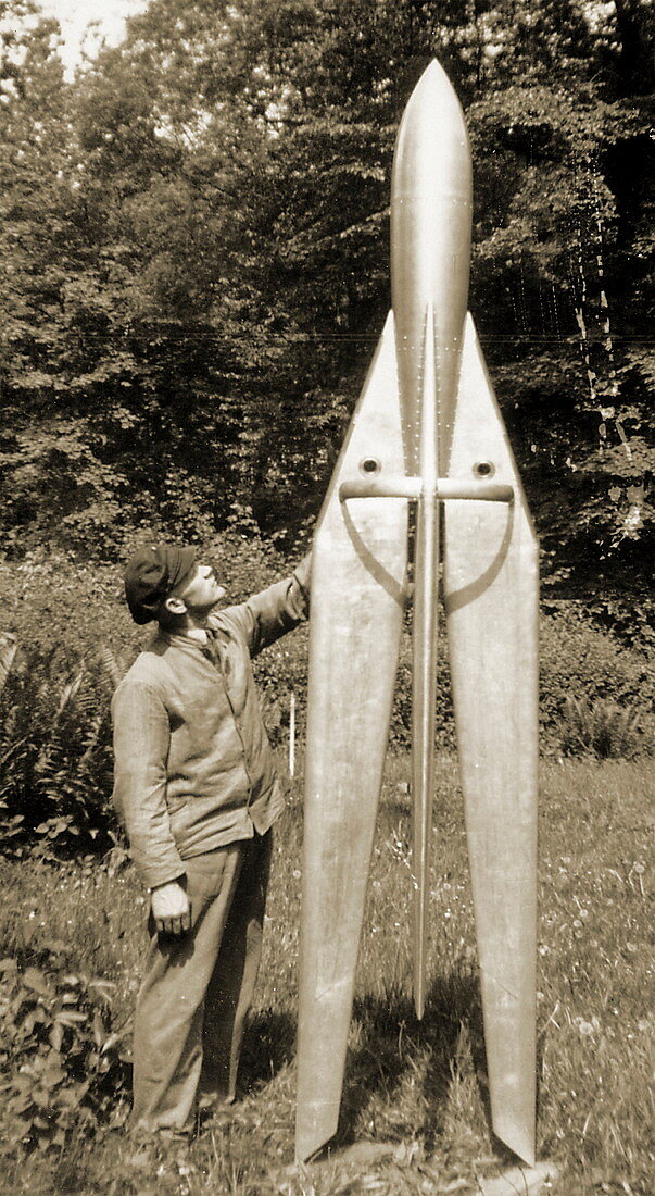 Tiling rocket,1932