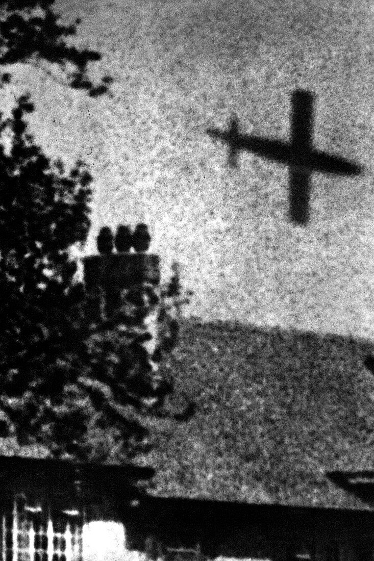 V1 flying bomb over London,1944