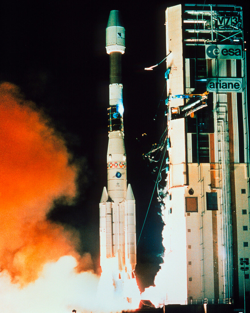 Night launch of an Ariane 4 rocket