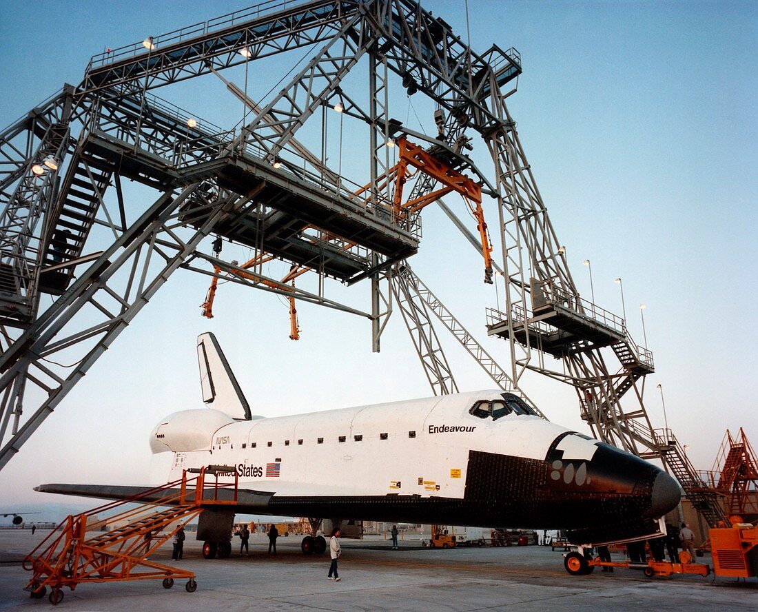 Shuttle Endeavour under lifting frame,Palmdale