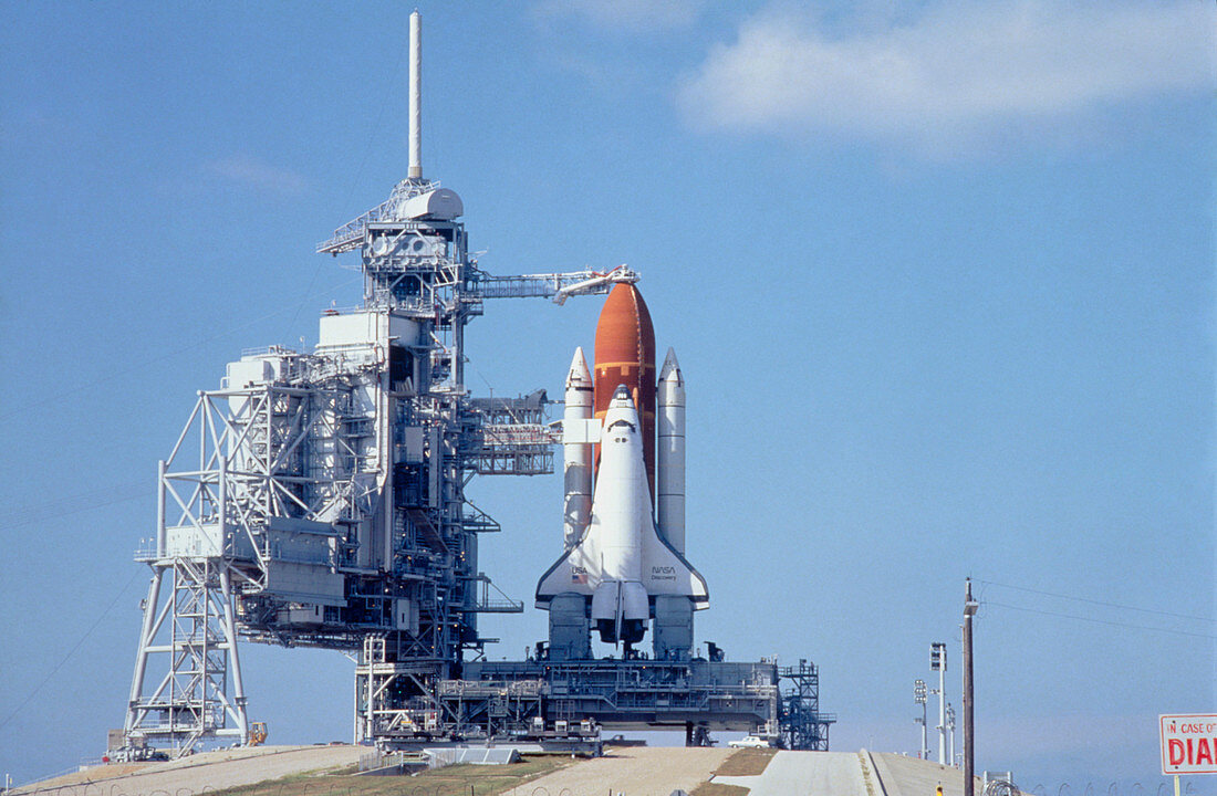 Space shuttle Discovery on launchpad