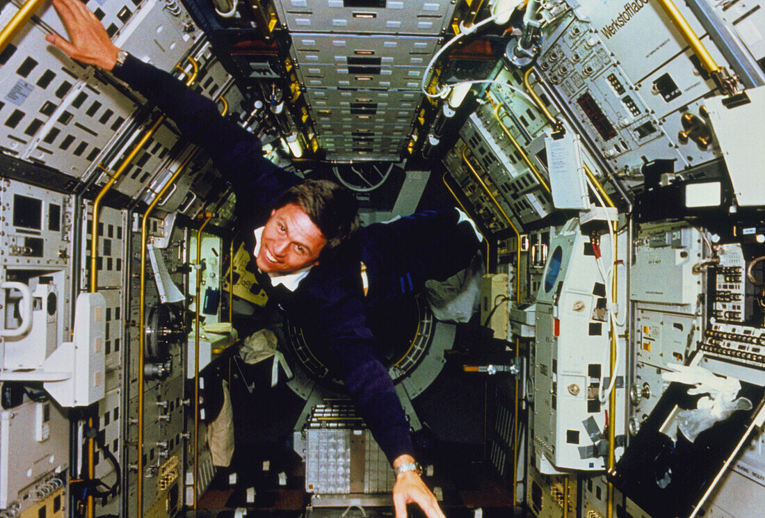 German astronaut Walter in Spacelab D2,STS-55