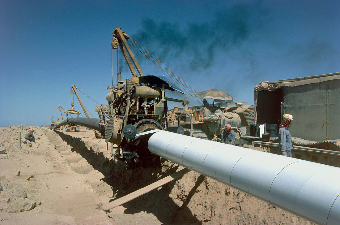 Laying a gas pipeline,Saudi Arabia