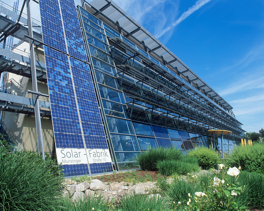 Carbon-neutral building