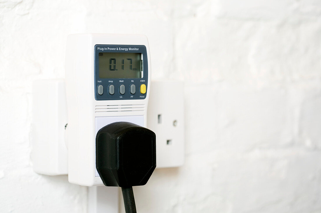 Plug-in electricity meter