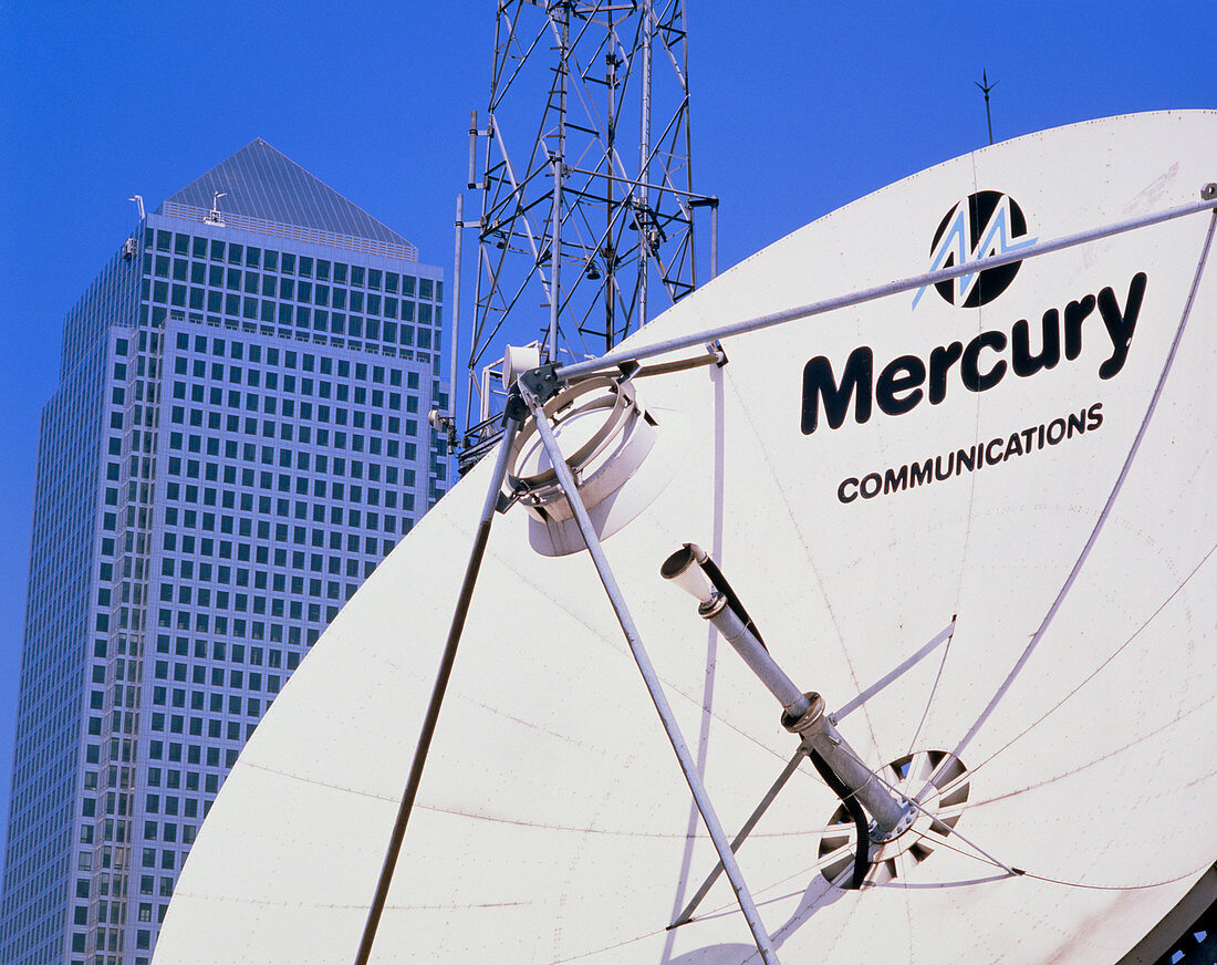 Communications dish,with Canary Wharf in b/ground