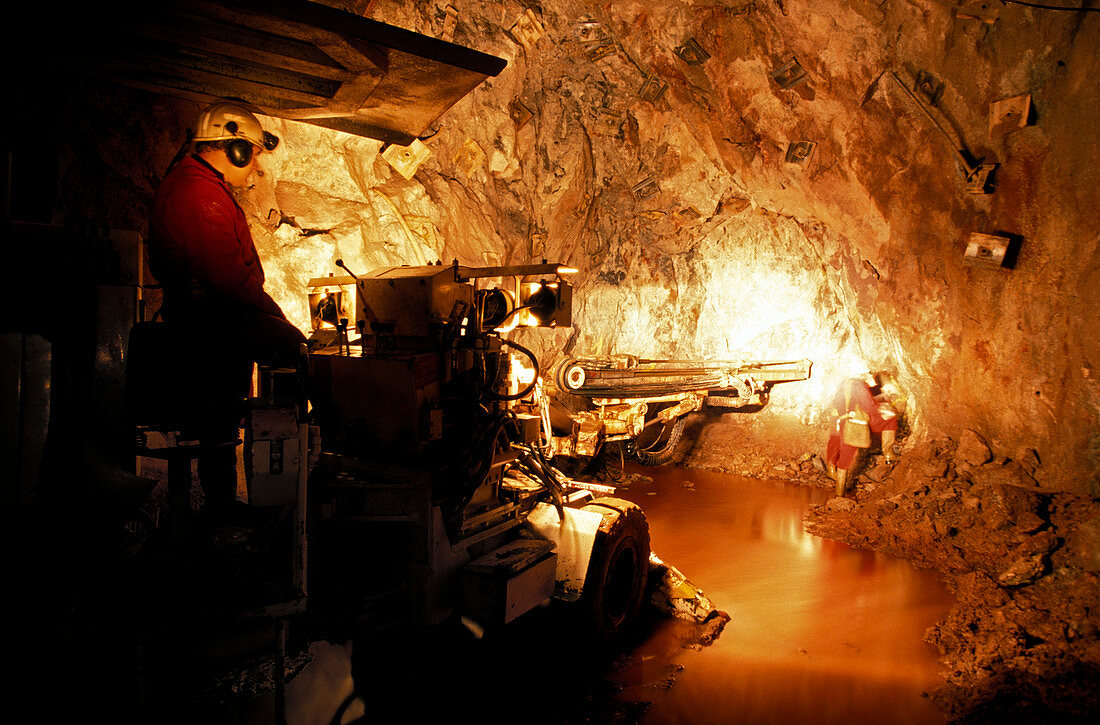 Uranium mining,excavation machine