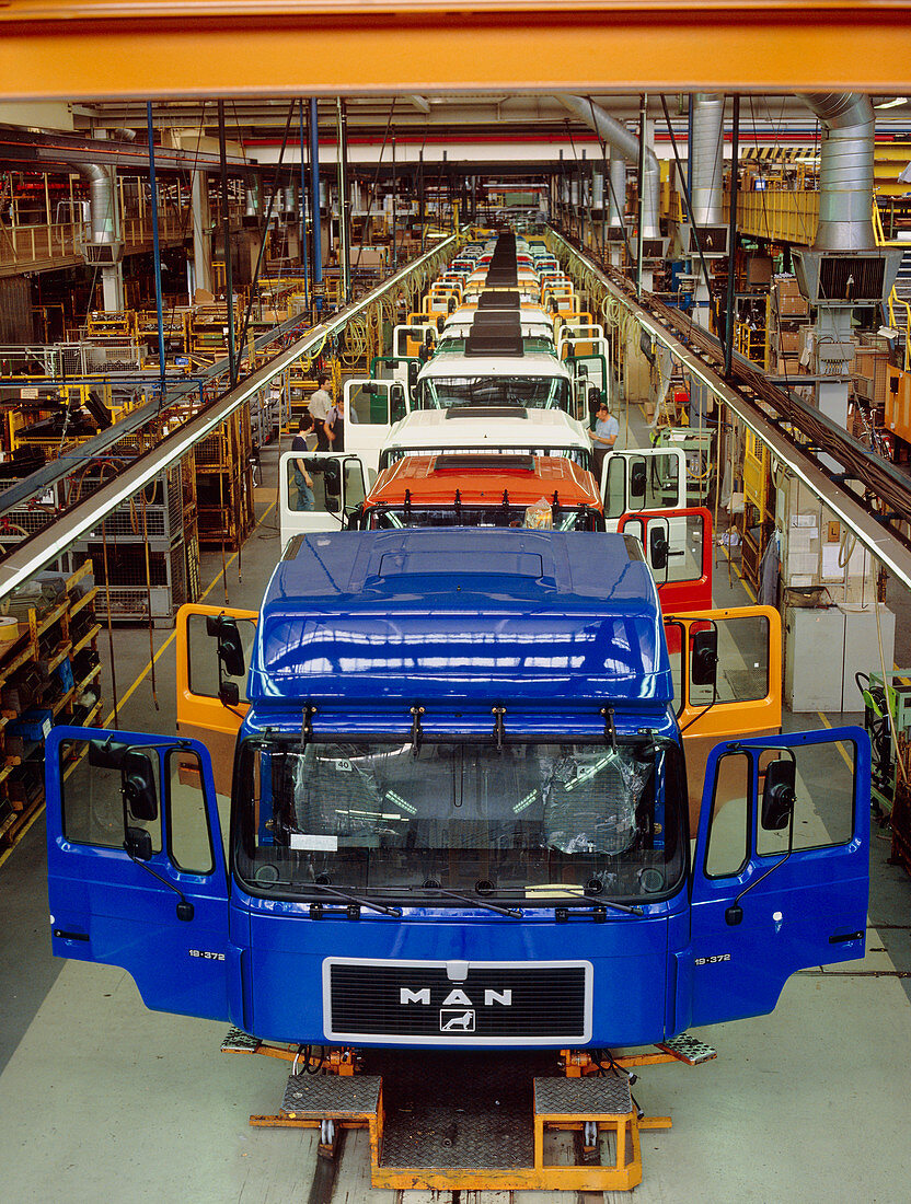 Lorry cab assembly
