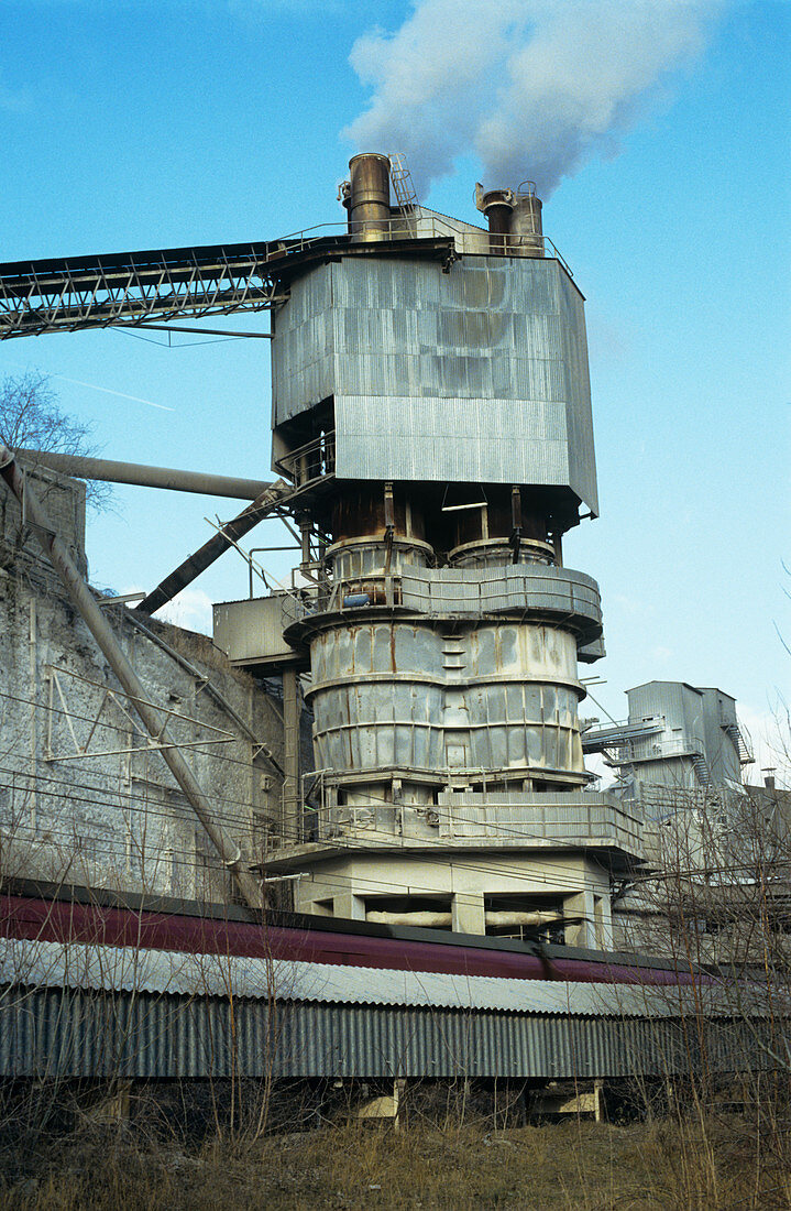 Shaft kiln for lime burning