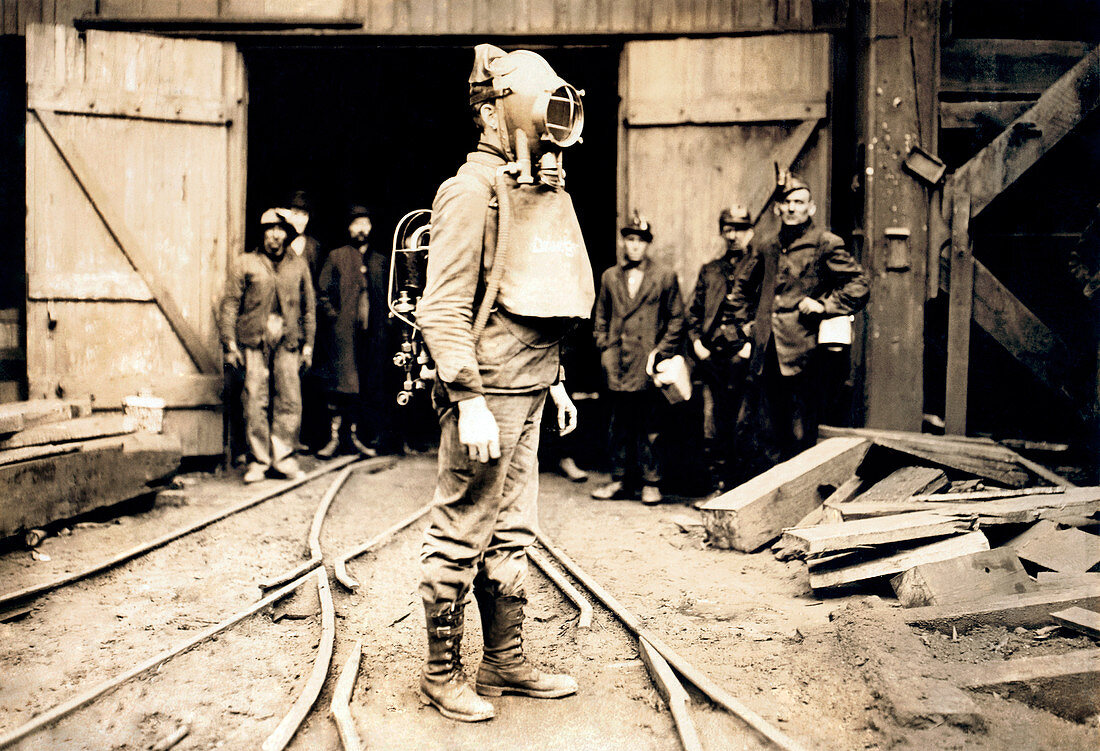 Coal mining breathing apparatus,1911