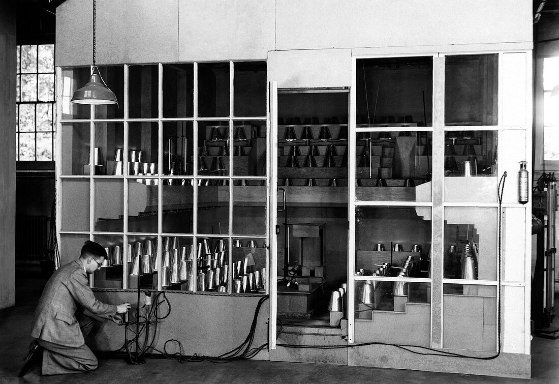 Room ventilation experiment,1923